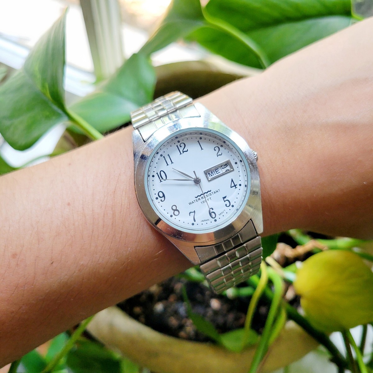 Vintage Classic Calendar Stretch Watch Vintage Classic Calendar Stretch Watch - Etsy main image 3