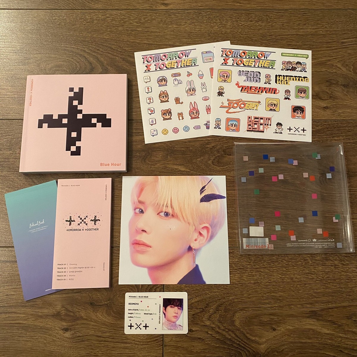 TXT Minisode 1: Blue Hour VR Version With Taehyun Postcard