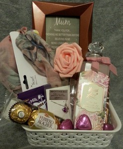 mum birthday hamper