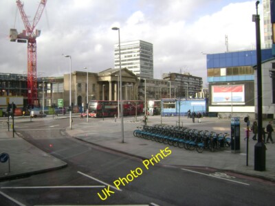 Foto 6x4 Westseite von Elephant & Castle von einem Bus in der Walworth Road aus gesehen c2014