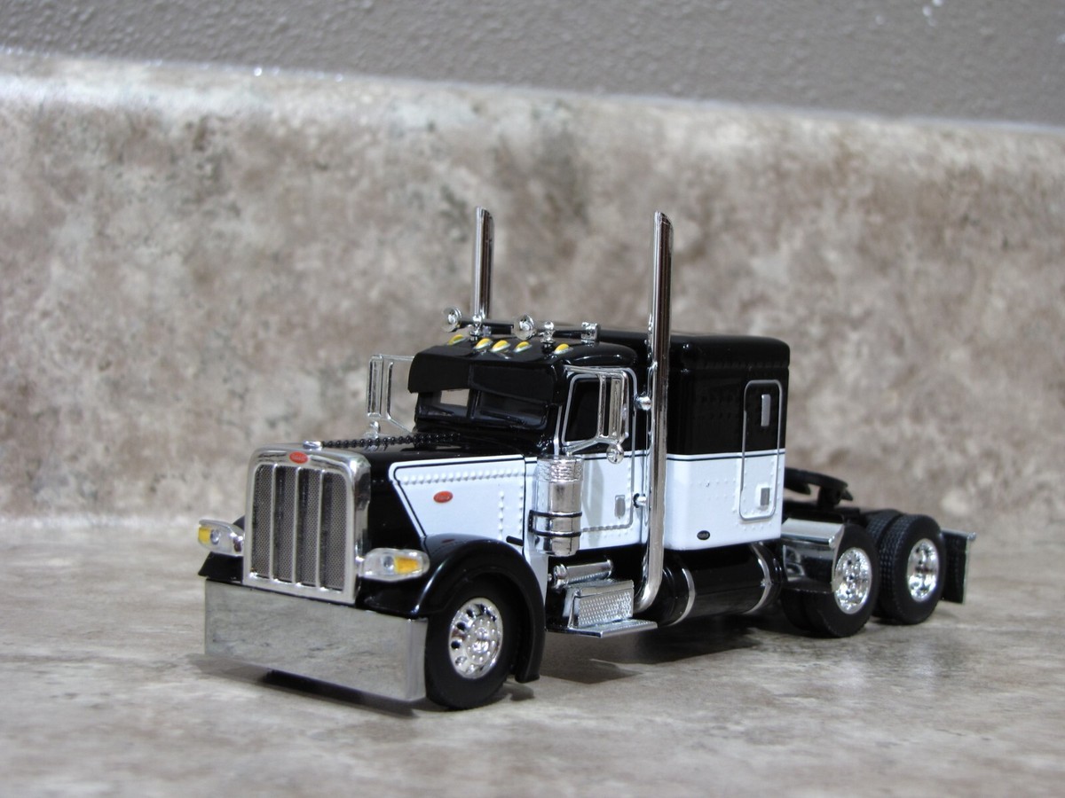 DCP 1/64 Black White Peterbilt 389 Flattop Semi Truck Farm DCP 1/64 Black White Peterbilt 389 Flattop Semi Truck Farm