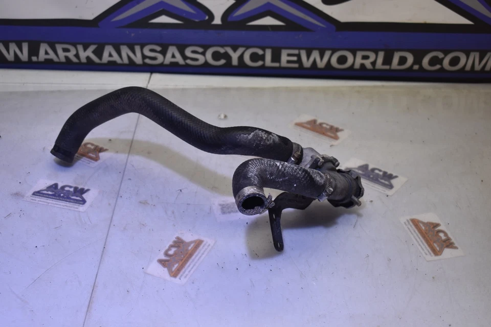 Термостат двигателя Z1-10 с линиями крышек 1999 Kawasaki Ninja ZX11 Zx-11 Zx 11 1100 - Изображение 2 из 4