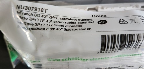 Unica - prise triple 2P+T - FR - spéciale goulotte - Blanc - méca seul NU307918 - Photo 4/4