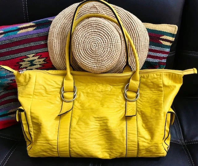ВИНТАЖНЫЙ BUENO КОЛЛЕКЦИИ ЯРКО ЖЕЛТЫЙ ТЕКСТУРИРОВАННЫЙ 23» WEEKENDER НОЧЬ СУМКА С КОРОТКИМИ РУЧКАМИ - Изображение 4 из 4