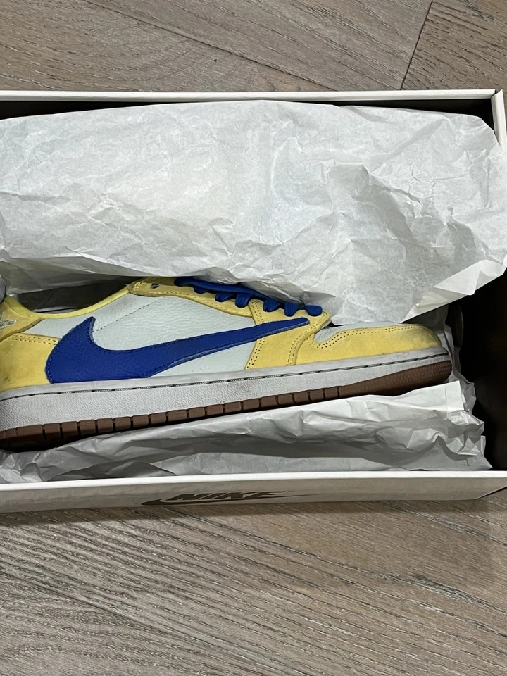 Travis Scott Canary Women's Sneakers Size 9.5W/8M (Used With New Box) - Image 4 of 4