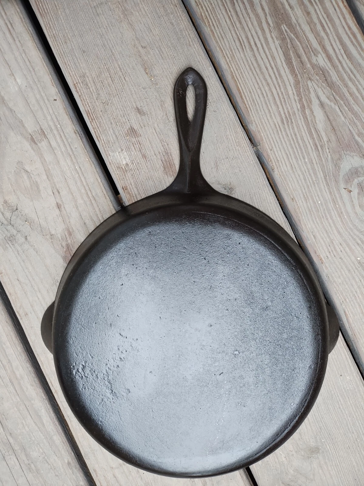 Vintage Pointy Handled Cast Iron Skillet 8