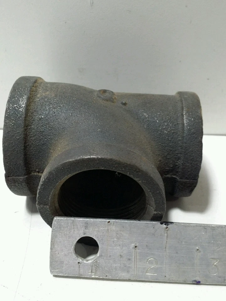 LOT OF 5 1-1/2" x 1-1/4" x 1-1/4" NPT Cast Iron Black Pipe Reducing tee - Image 3 of 4