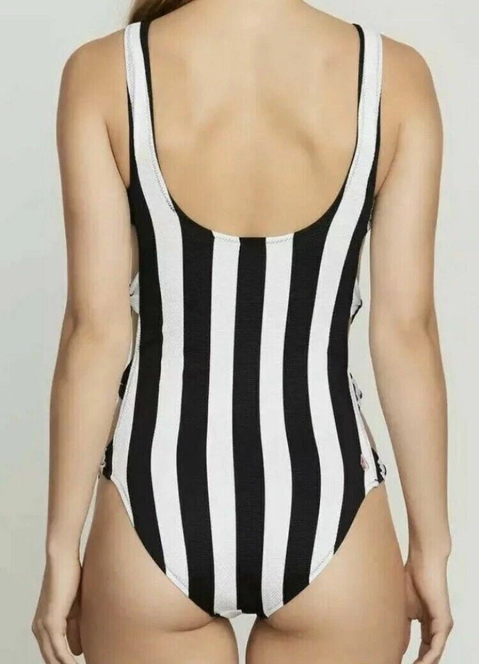 Nuevo con etiquetas Traje de baño Volcom Stripe Club negro/blanco de una pieza para mujer junior talla XS Foto 3 de 4
