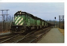 Burlington Northern 7052 Railroad Train-Wisconsin Dells-Vintage Postcard