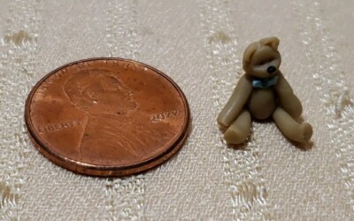 VINTAGE ARTISAN MADE TEDDY BEAR FOR MINIATURE DOLLHOUSE OR ROOMBOX 