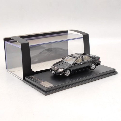 1:64 DCM Toyota CROWN 12th Car Models Diecast Toys Collection Black/White Gifts - Picture 3 of 14