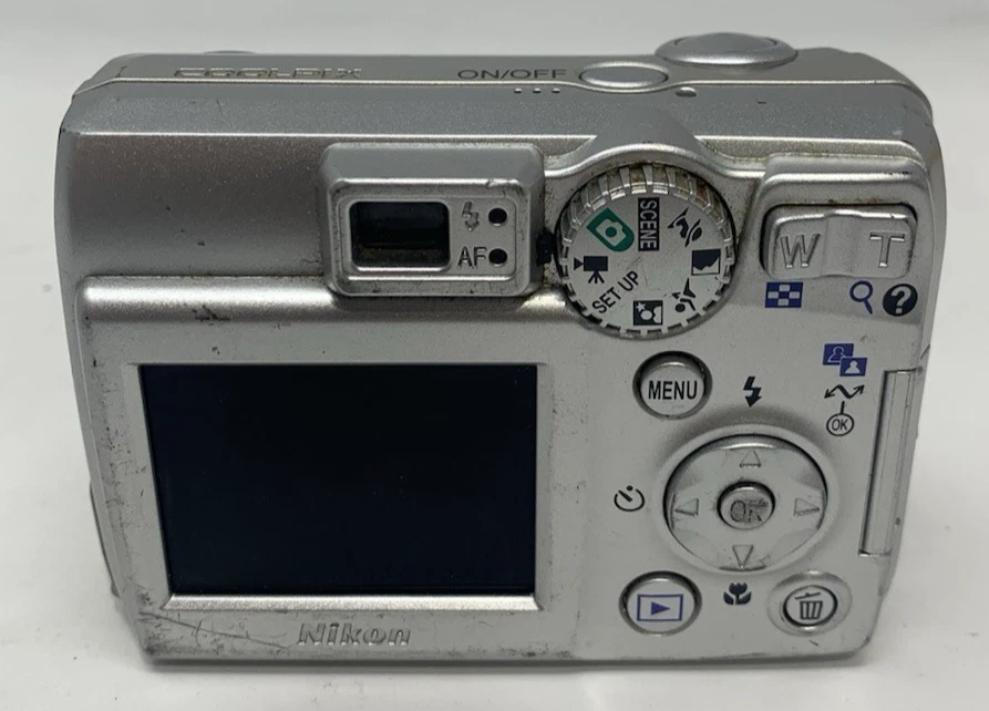 Nikon COOLPIX E4600 4mp 3x zoom Digital Silver Camera NO BATTERY Fair - Image 4 of 4