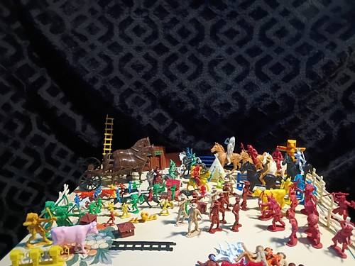 Vintage Marx Cowboys & Indians Micro & Miny