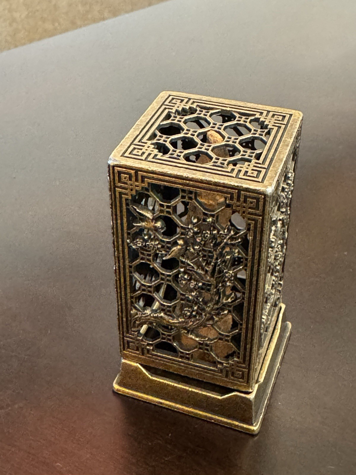 Lu Xong Tram OUD Incense Stick Holder 1 Ct