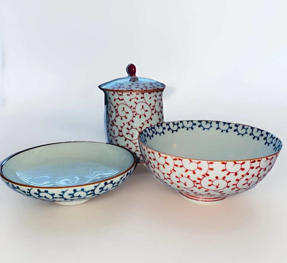 Conjunto de prato vintage chinês exportação porcelana motivo videira rolagem vermelho e azul - Imagem 3 de 4