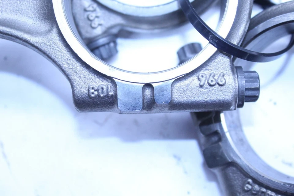 Комплект соединительных штоков поршня двигателя 1999-2001 Porsche 911 3.4 99610305119 от оригинального производителя б/у - Изображение 4 из 4