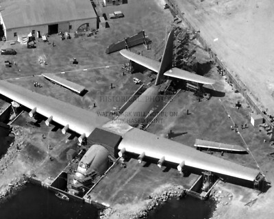 SPRUCE GOOSE H-4 HERCULES FLYING BOAT HOWARD HUGHES CONSTRUCTION 8X10 PHOTO