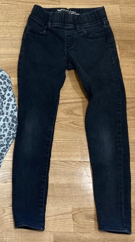Girl's Gap Outfit Size 8 - Gray Leopard Print Top w/Black Jeans EUC - Picture 5 of 7