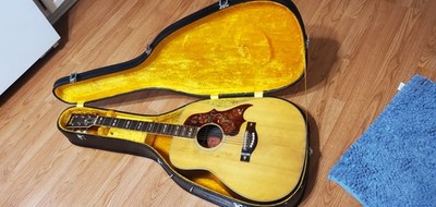 YAMAHA FG 300 RED LABEL VINTAGE ACOUSTIC GUITAR MADE IN JAPAN WITH