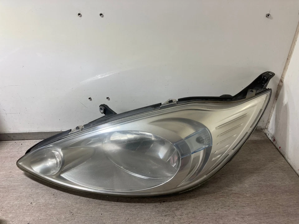 Par de faros delanteros Ford Ka 2011 del lado del conductor y del pasajero Foto 2 de 4