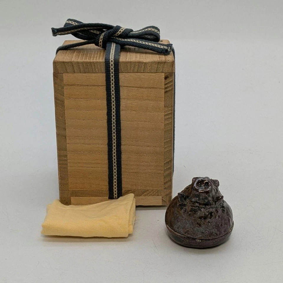 Contenedor de incienso de jabalí esmalte de hierro con caja soporte de incienso zodiaco cerámica Japón Foto 2 de 4