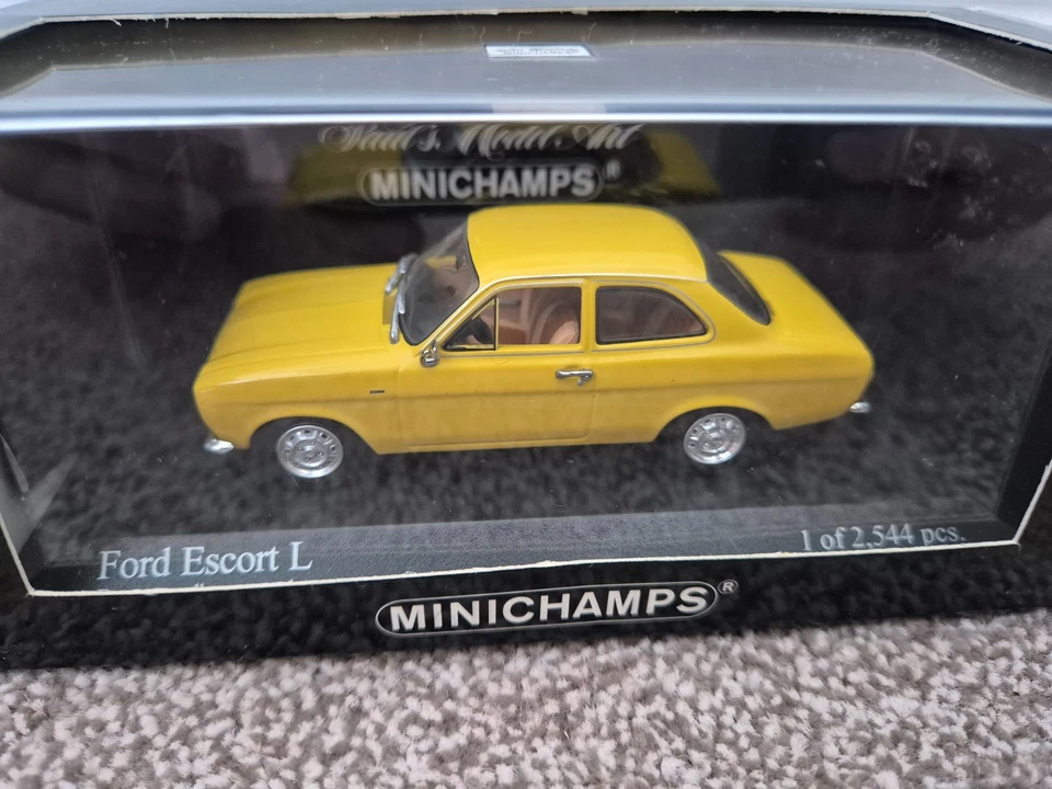 MINICHAMPS 1/43 CLASSIC 1971 FORD ESCORT MK1 1300L AUTO DIECAST MODELLO GIALLO - Immagine 2 di 4