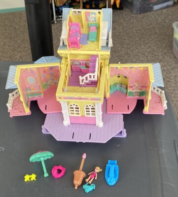 VTG 1995 Polly Pocket Clubhouse Pop-Up Party Play House Bluebird Toy Figure