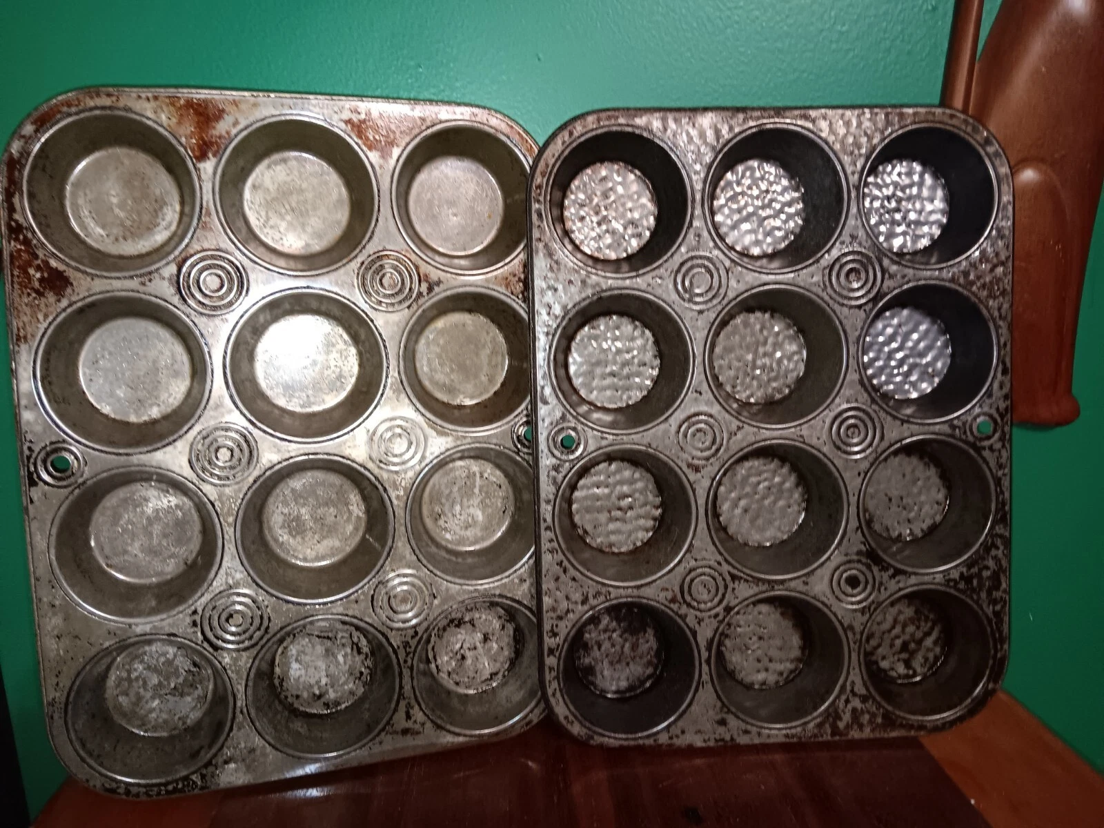 PAIR VINTAGE BAKE KING "KING OF BAKEWARE" 12 COUNT MUFFIN BAKING PAN NICE!