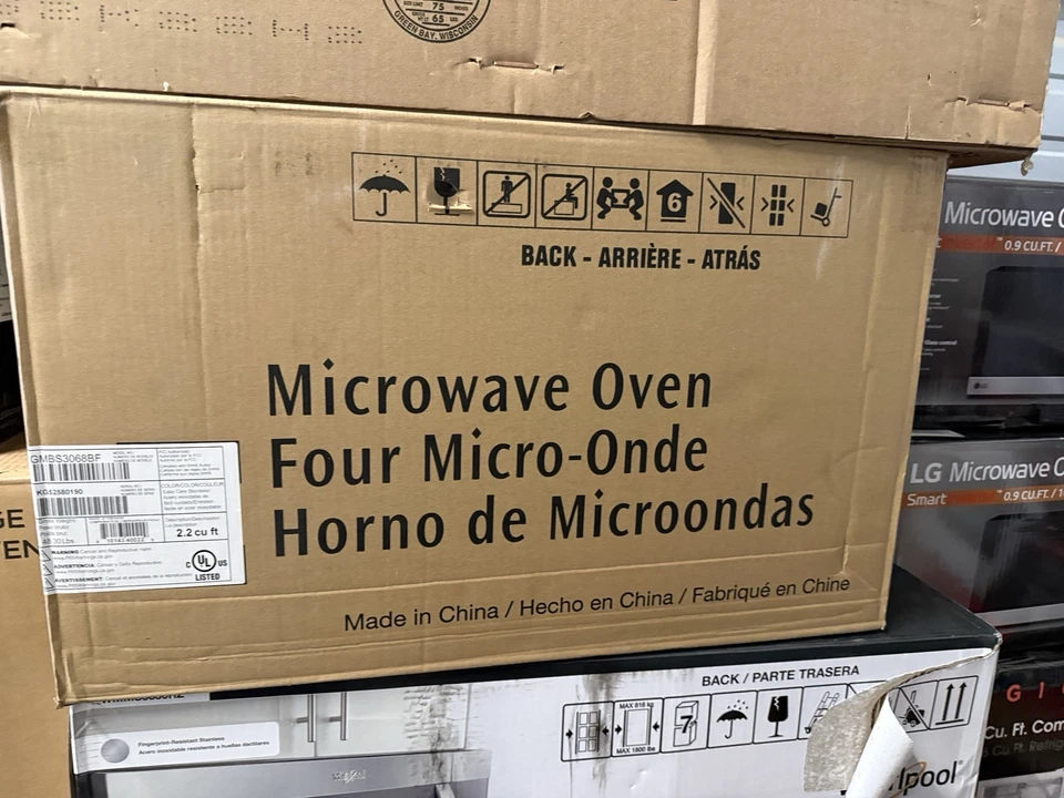 Frigidaire Gallery Series GMBS3068BF 2,2 pés cúbicos Micro-ondas embutido pés - Imagem 2 de 2