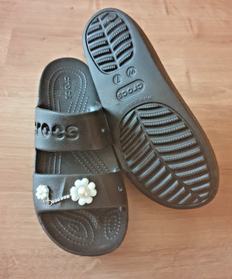 Crocs Sandalen Pantoletten Clogs 37/38, W7 mit Schmuck, wie Neu