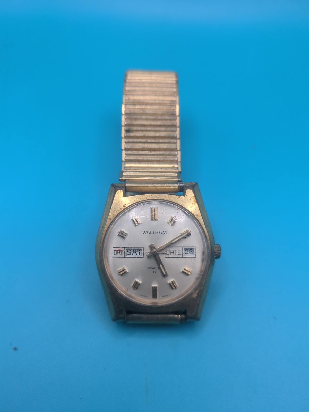 Vintage Waltham Incabloc 17 Jewel Wind-Up Watch Movement Needs Servicing