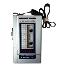 Sanyo Portable Walkman M-G31 FM/AM Radio Cassette Player Vintage Works See Video