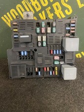 VOLVO XC60 XC90 S90 V90 ENGINE BAY FUSE BOX RELAY 31473771