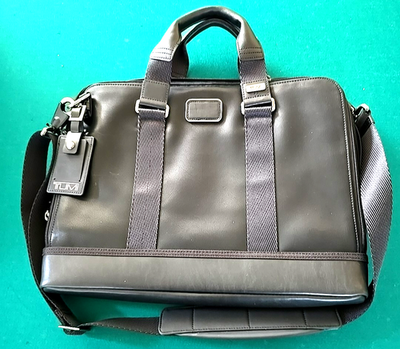TUMI Brooks Slim Brief グレー / ビジネスバッグ Tumi Alpha Bravo Brooks Slim Briefcase | Costco