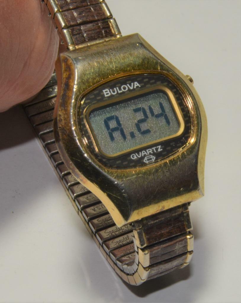 VTG 1978 Ladies Bulova 3H Quartz LCD digital wrist watch Series 3174