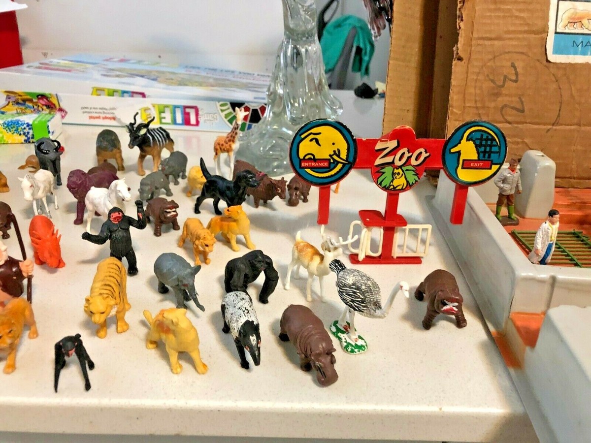 Vintage BRITAINS LTD MODEL ZOO PLAYSET Plastic Near Complete Box