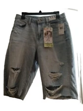 Super High Rise Skater Shorts Size 9, New With Tags