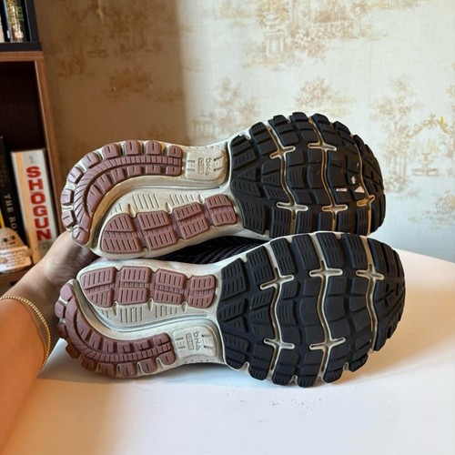 Brooks Ghost 12 Laufschuh Turnschuhe schwarz lila Training Fitnessstudio Damen 8,5 US - Bild 4 von 8