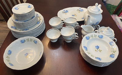 Royal Kent China 44 Piece Set