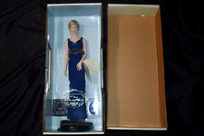 The Franklin Mint DIANA Princess of Wales Porcelain Portrait Doll Blue Dress 17"