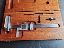 LS Starrett Co. No. 354 7" Vernier Height gauge with box