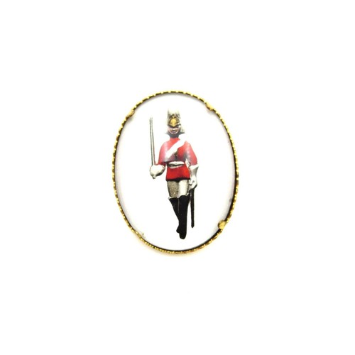 VTG British King's Queen's Guard Soldier Reverse Painted Glass Oval Brooch - Picture 4 of 5