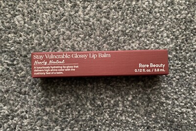 NEU UND VERPACKT SELTEN SCHÖNHEIT FAST NEUTRAL BLEIBT ANFÄLLIG GLÄNZENDER LIPPENBALSAM - 3,8 ML!