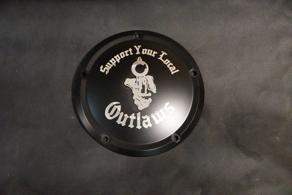 Outlaw 光滑黑色主离合器德比保护套适用于 16+ Harley FLHT Touring — 第 2/4 张图片