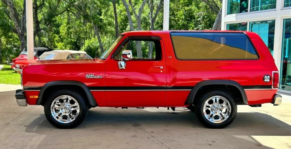 Juego de llamaradas de guardabarros de extensión negras texturizadas para Dodge D150 D250 Ramcharger 81-93 Foto 4 de 4