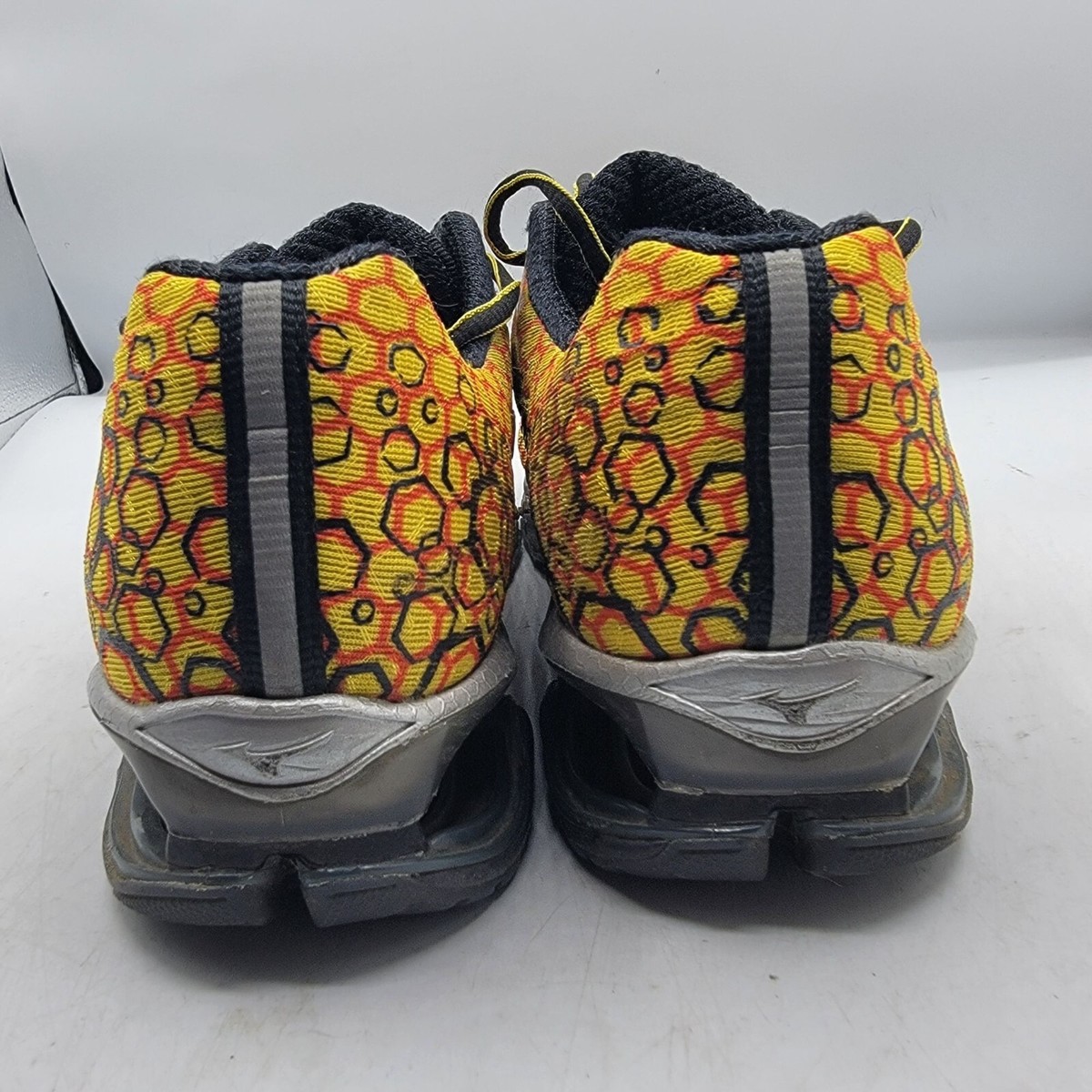 Mizuno Wave Prophecy 3 Mens Size 7.5 Black Yellow Running Mizuno Wave Prophecy 3 Mens Size 7.5 Black Yellow Running