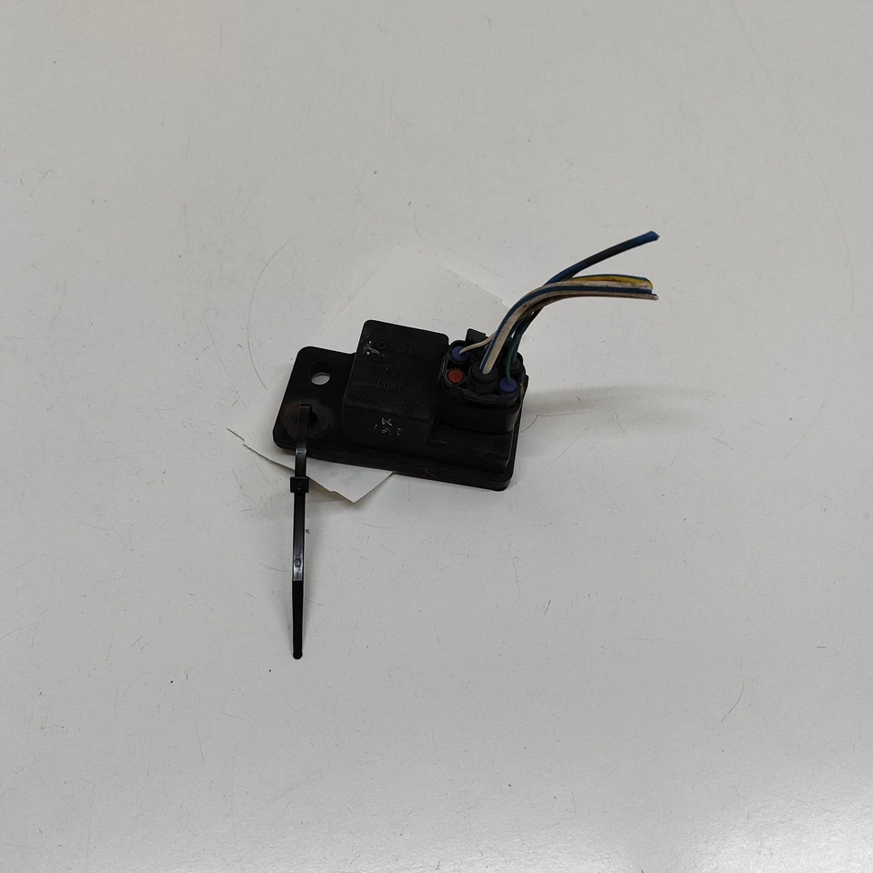 TOYOTA LAND CRUISER 120 J12 Cleaner Relay 85942-60020 3.0 150kw 2007 31423842 - Image 3 of 4