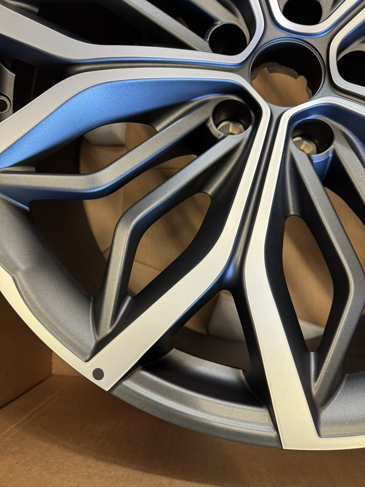 Maserati Levante Wheel P/N 940000896