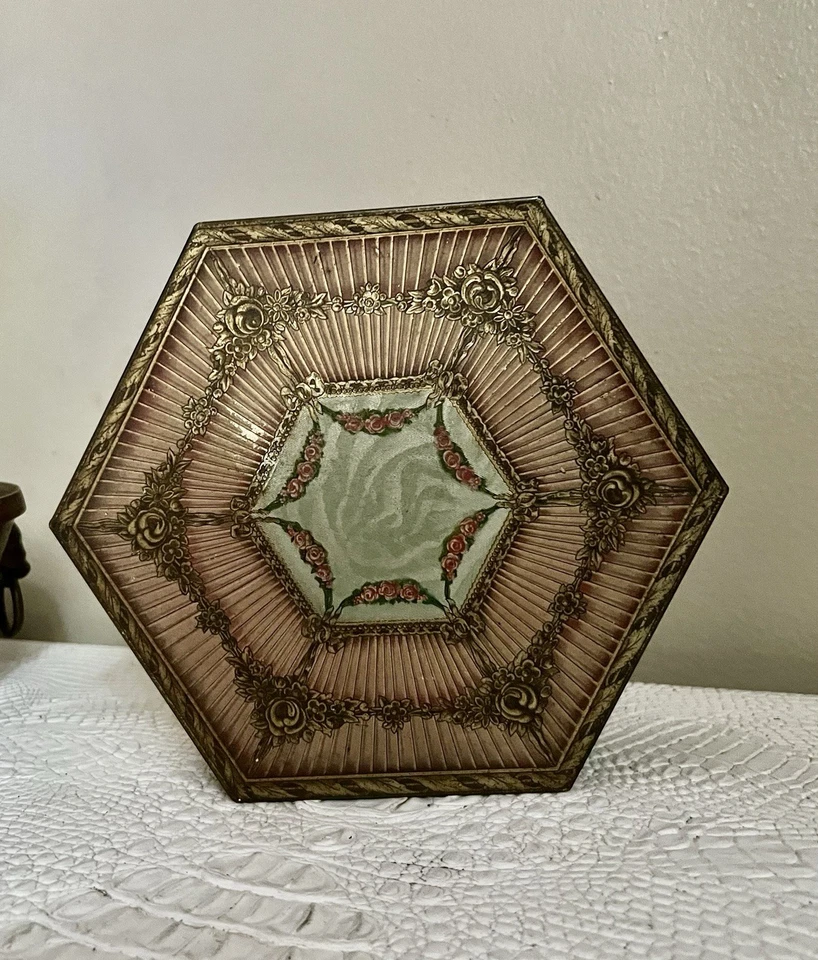 Antiga caixa de tampa articulada Tendeco hexagonal lata de ervas daninhas década de 1920 tom dourado rosa - Imagem 4 de 4