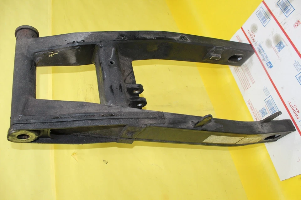 Yamaha FZ6 2004-2009 OEM brazo oscilante y basculante trasero  Foto 4 de 4